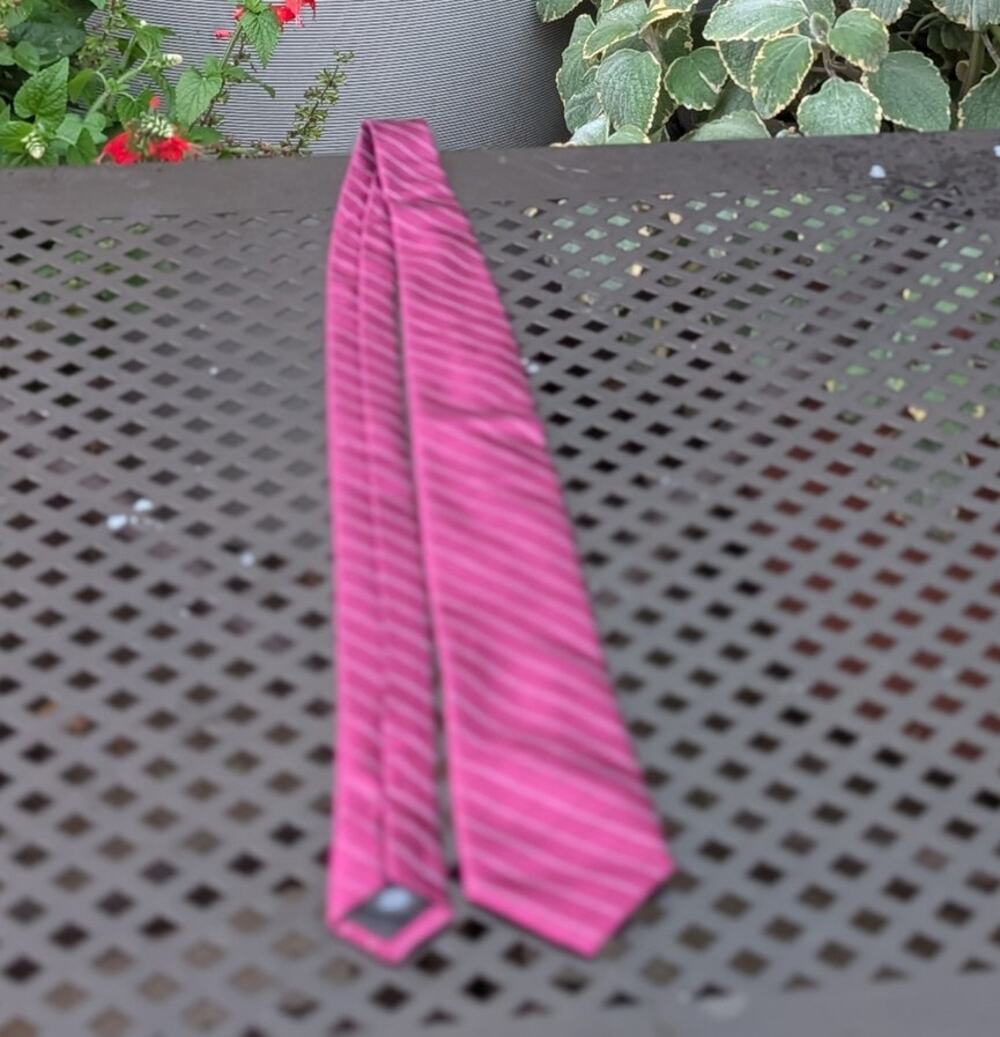 Calvin Klein Mens Silk Tie Pink